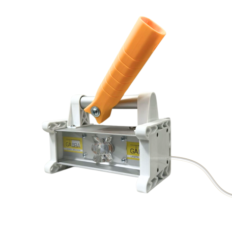 Малярна лампа чи звичайний прожектор — у чому різниця