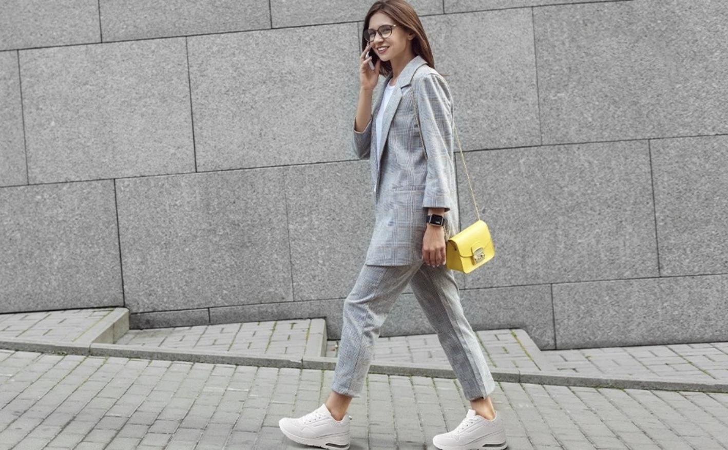 Як носити кросівки в офісі і не порушити дрескод